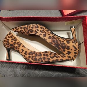 NIB Kelly & Katie Zaria Leopard Print Heels - 7
